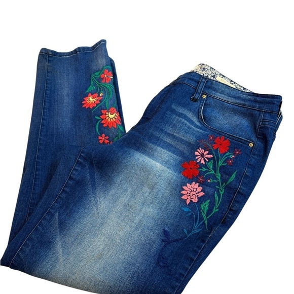 Vintage America Blues Bestie Jeans Size 12 R 31 Embellished Embroidered Flowers - Picture 9 of 12